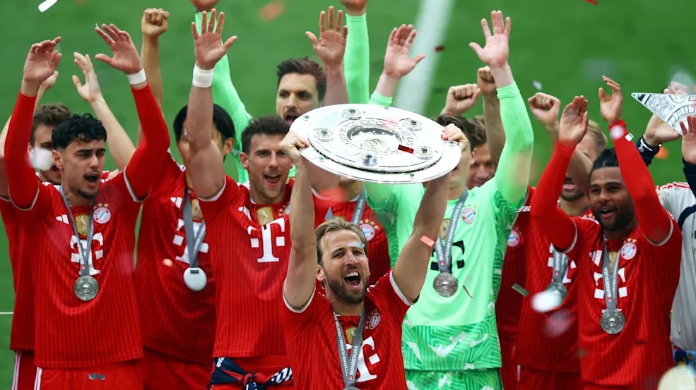 Bayern Munchen feston trofeun e 35 të me  manita  ndaj Këlnit  bavarezët thyejnë edhe rekordin e  Real Madrid  Bundesliga gjermane ul siparin