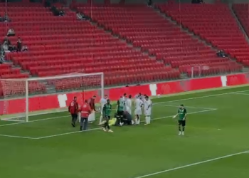 FINALE E “ÇMENDUR”/ Dëmtim i rëndë dhe karton i kuq, ndërpritet përkohësisht Egnatia-Dinamo(VIDEO)