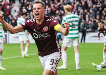 Kaosi në ndeshjen që nuk u mbyll asnjëherë, Hearts kërkon titullin në tavolinë ndaj Celtic