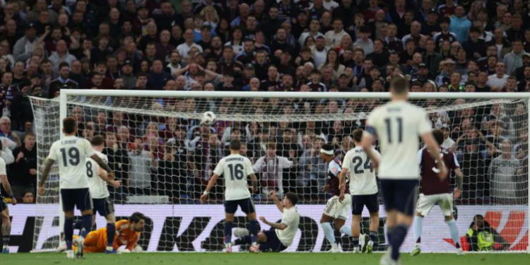 VIDEO/ Kualifikime me përmbysje, Freiburg dhe Aston Villa në finale të Europa League