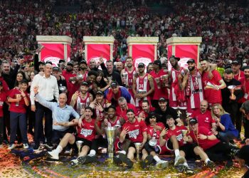 Olympiacos në majën e Evropës, grekët mundin Real-in në finale e Euroligës në basketball