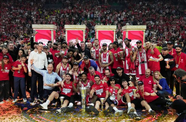 Olympiacos në majën e Evropës, grekët mundin Real-in në finale e Euroligës në basketball