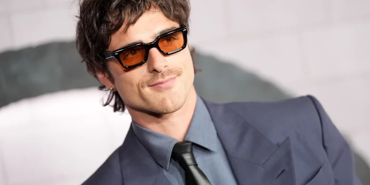 Jacob Elordi thyen heshtjen pas largimit dramatik nga “Euphoria”