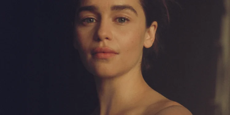 Emilia Clarke zbulon se ka ngrirë vezët pas problemeve të rënda shëndetësore