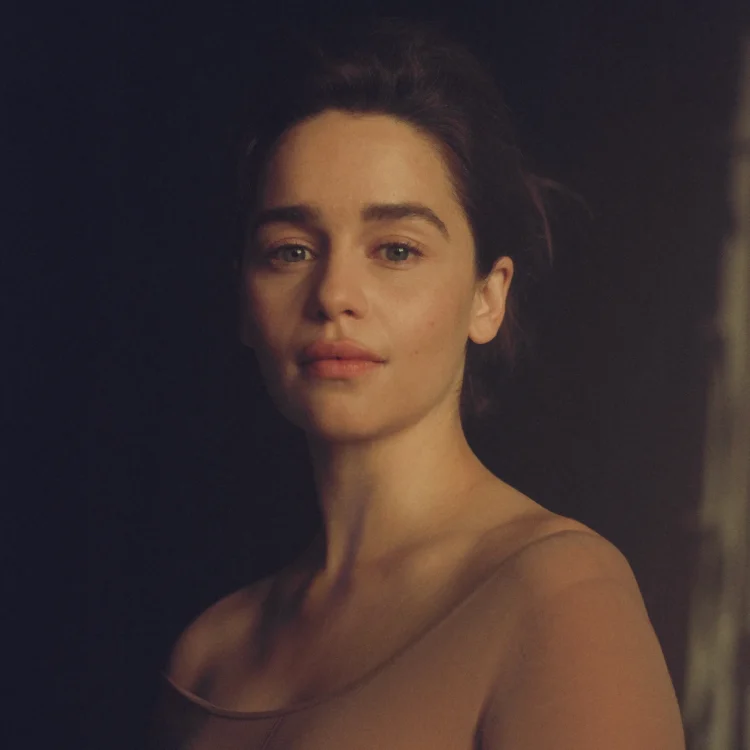 Emilia Clarke zbulon se ka ngrirë vezët pas problemeve të rënda shëndetësore