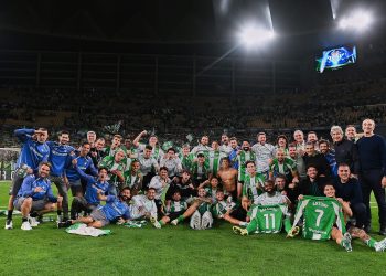 Natë magjike për Betisin, rikthehet në Champions pas 21 vitesh