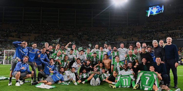 Natë magjike për Betisin, rikthehet në Champions pas 21 vitesh