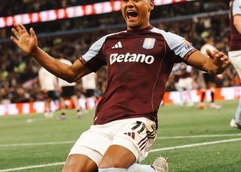 VIDEO/ Aston Vila triumfon ndaj Liverpool, “prenoton” një vend për Champions