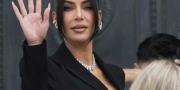 Linja “SKIMS” e Kim Kardashian “fundos” trafikantin