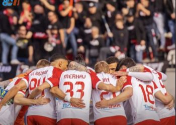 Derbi shqiptar për mbijetesën/ Festojnë Veseli dhe Merkaj, skuadra e Çunit përfundon në… Serinë C