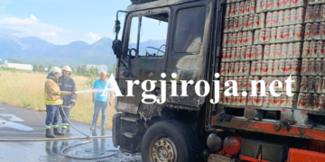 Digjet në Kakavijë kamioni i ngarkuar me birra “Elbar” (FOTO)
