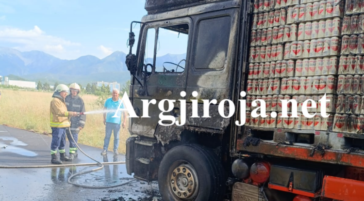Digjet në Kakavijë kamioni i ngarkuar me birra “Elbar” (FOTO)