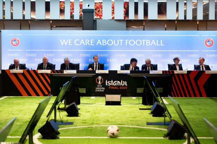 Komiteti Ekzekutiv i UEFA-s miraton ndryshimet e reja. Nga formati i ri i Nations League & eliminatoret e Europianit, te tribunat në këmbë