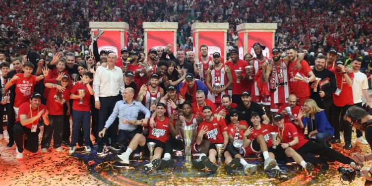 BASKETBOLL/ Olimpiakos kampion në EuroLeague, mposht Realin në finalen dramatike