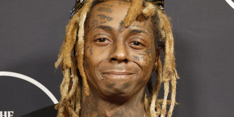 Lil Wayne i jep fund beqarisë? Reperi amerikan fejohet në fshehtësi larg syrit të publikut