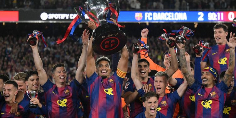 Titulli në “El Clasico”, Barça rishkruan historinë, Flick shpërthen në lot (VIDEO)