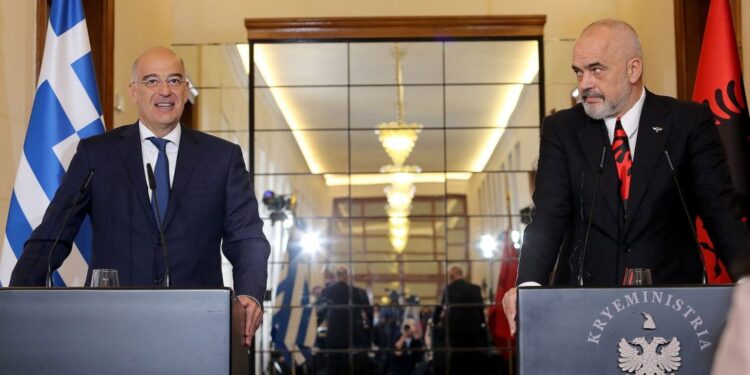 Ministri i Jashtëm i Greqisë nesër në Tiranë, zbardhet agjenda