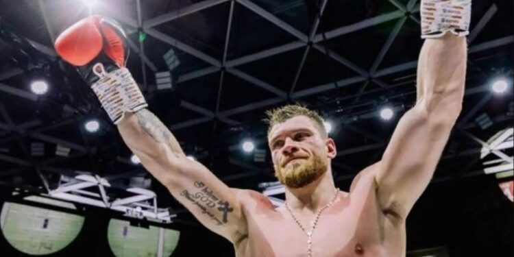 Boks/ Jurgen Uldedaj triumfon në Londër, boksieri shqiptar mbron titullin kampion IBO ndaj britanikut Nnamdi