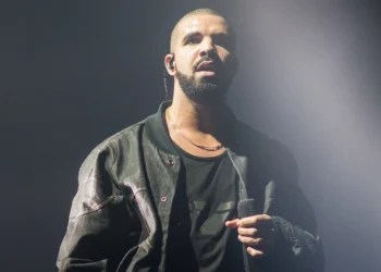 Histori në muzikë! Drake thyen rekordin e Billboard 200 dhe lë pas çdo artist tjetër