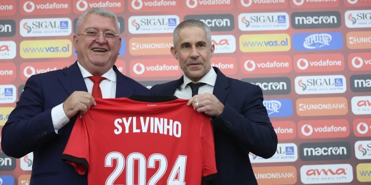 E papritur, FSHF i jep dorën Sylvinho-s, konferencë “blic” ditën e sotme, prezantohet trajneri i ri