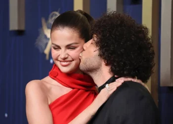 Benny Blanco zbulon pse nuk flet për jetën intime me Selena Gomez