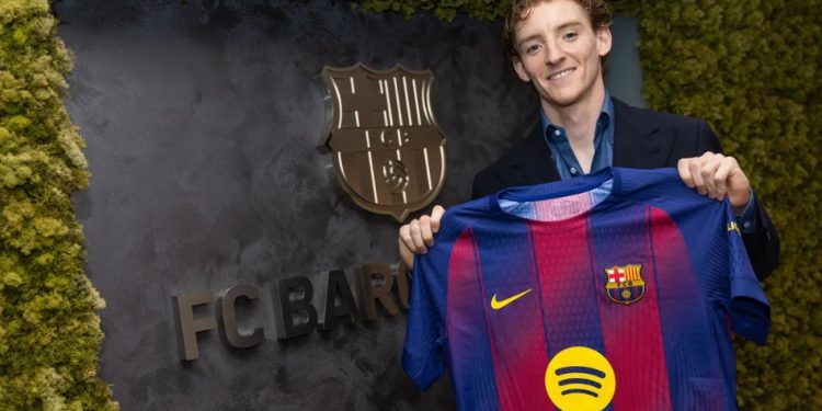 Barça e nis “zjarr”, prezanton Anthony Gordon, anglezi: Dua të fitoj Champions (VIDEO)