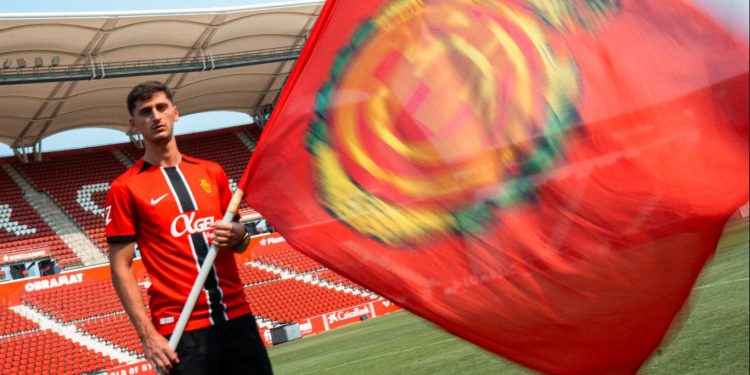 “Nuk di asgjë për të”, plas kaosi me mbrojtësin e Kombëtare. Reagon futbollisti kuqezi: Nuk lejoj që të vihem në dyshim