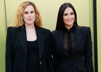 Rumer Willis trondit me deklaratën: Akuzon ish-partnerin për abuzim të rëndë emocional