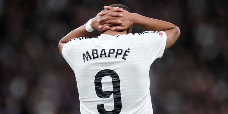 “Mbappe Out”, mbi 2 mln firma kundër francezit, por Reali del në krah