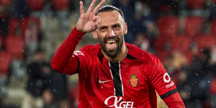 FOTO/ Muriqi “pushton” Spanjën, “Pirati” në formacionin e vitit në La Liga