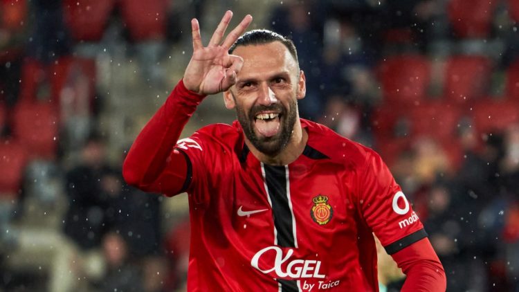 FOTO/ Muriqi “pushton” Spanjën, “Pirati” në formacionin e vitit në La Liga