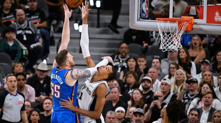 NBA/ Wembanyama show, Spurs triumfojnë ndaj Thunder, barazohet 2-2 seria në Perëndim