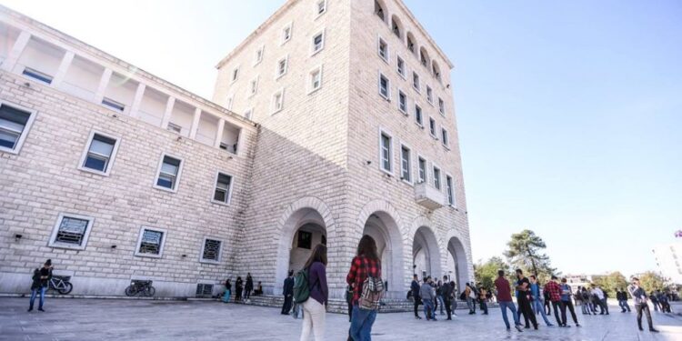 Shqipëria po zbrazet/ Numri i studentëve rënie vjetore me 5.5%, universitetet publike më të prekura