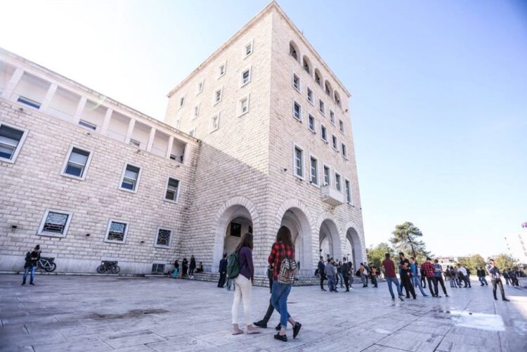 Shqipëria po zbrazet/ Numri i studentëve rënie vjetore me 5.5%, universitetet publike më të prekura