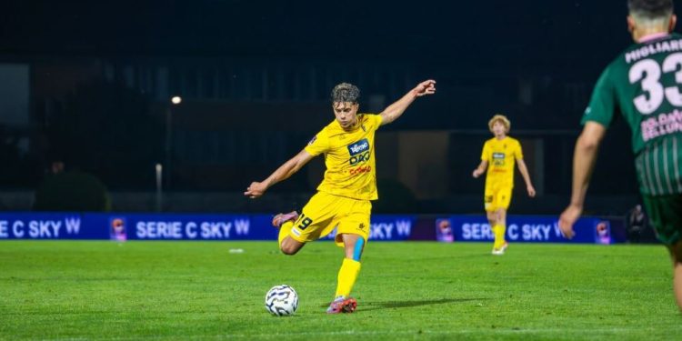 Shqiptari i fundit që ka qenë nën urdhrat e trajnerit Maran, futbollisti merr ftesën e kuqezinjve për miqësoret e qershorit