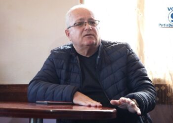 Ish-deputeti i PD këshillon Ramën: Nëse tërhiqesh, do t’i bësh vendit dëmin më të madh. Mos ik nga presioni i protestës