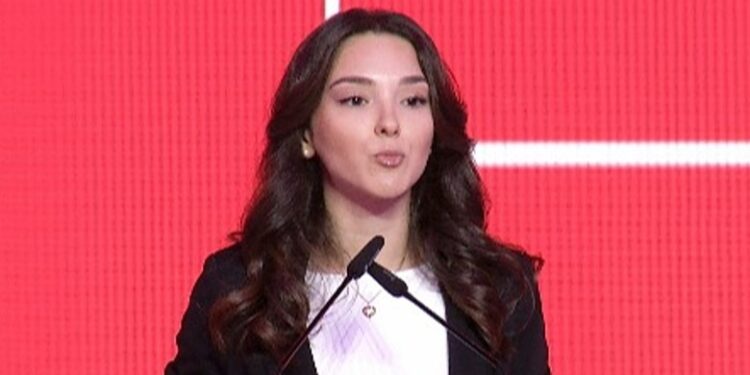 Helena Kaçe thirrje Marjana Koçekut: Dorëzo Mandatin!
