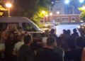 Protestuesit shkojnë në selinë e PD: Opozitë e shitur!