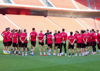 Miqësorja ndaj Izraelit / Kombëtarja mbyll përgatitjet në stadiumin “Air Albania”