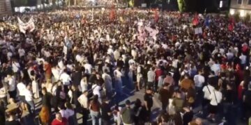 Përfundon pas 3 orësh protesta për Zvërnecin: Nesër sërish në shesh!