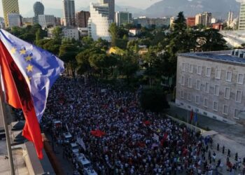 Gazeta italiane/ Protestat në Shqipëri shndërrohen në antisemitizëm: Hebrenjtë dhe izraelitët në shënjestër
