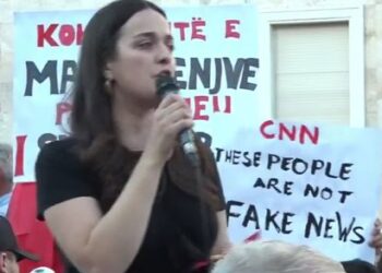 Protestuesit i përgjigjen Ramës: CNN këta njerëz nuk janë lajm i rremë!