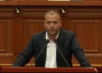 Deputeti i PS mbështet projektin në Zvërnec: Gjiri i Vlorës mund të bëhet elitar në Mesdhe