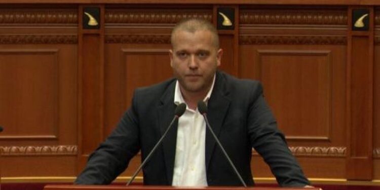 Deputeti i PS mbështet projektin në Zvërnec: Gjiri i Vlorës mund të bëhet elitar në Mesdhe