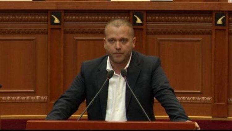 Deputeti i PS mbështet projektin në Zvërnec: Gjiri i Vlorës mund të bëhet elitar në Mesdhe