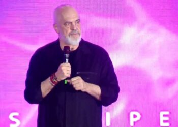 Rama në Vlorë: Dikur rrezikoje të mbyteshe te Pusi i Mezinit, sot flasim për investime miliardëshe