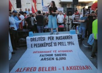 Prostuesit kërkojnë drejtësi për Masakrën e Peshkëpisë: ‘Fredi Beleri – I akuzuari’ për vrasjen e 2 ushtarakëve shqiptarë