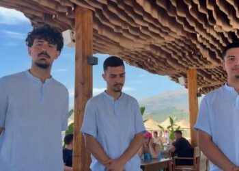Rama ulet për kafe në Radhimë: Kamarierët paguhen 1000 euro/muaj. S’kemi paga më të ulëta se Greqia