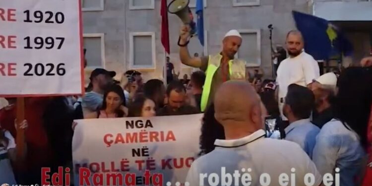 Rama fton 20 përfaqësues të protestuesve: Punët i kemi të ndara. Ju në kor me robt e shtëpisë time, unë në krye të punëve të Shqipërisë!