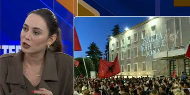 Deputetja e Vlorës: Protesta i ngjan një turlie ku janë partitë e vogla, me bamje, speca, patëllxhan e të gjitha, por s’ka mish